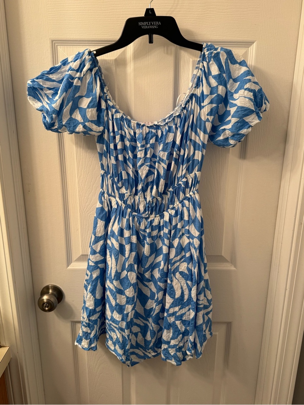 Meet me in Santorini boutique dress. Size medium. Great condition!